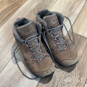KEEN Brown Hiking Boots